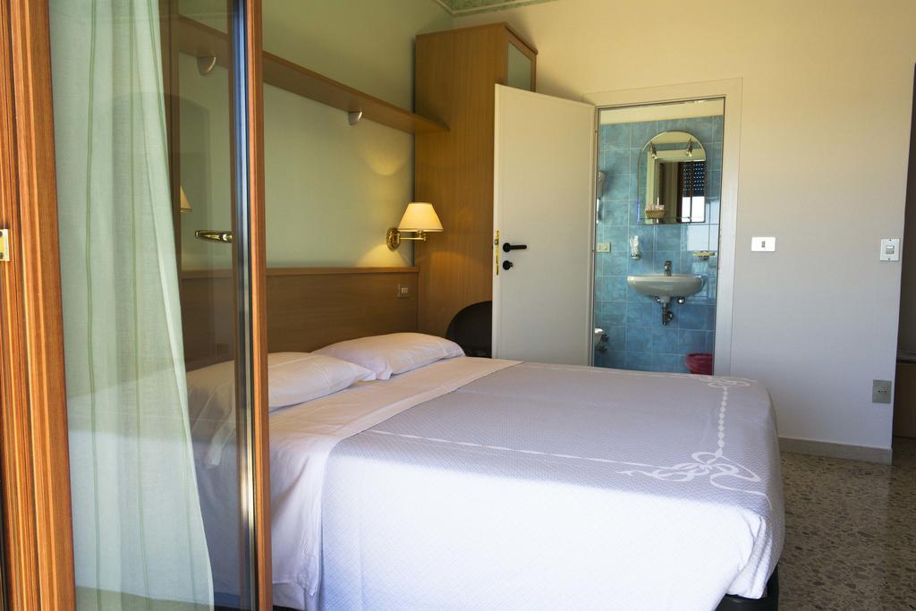Hotel Madison San Benedetto del Tronto Exterior photo