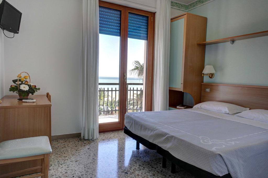 Hotel Madison San Benedetto del Tronto Exterior photo