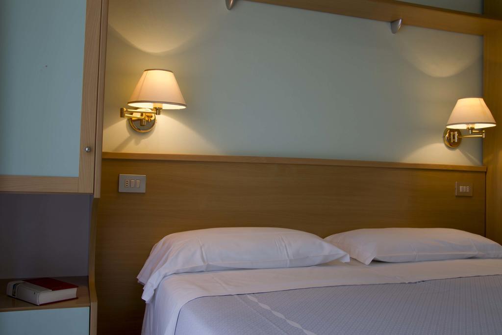Hotel Madison San Benedetto del Tronto Exterior photo