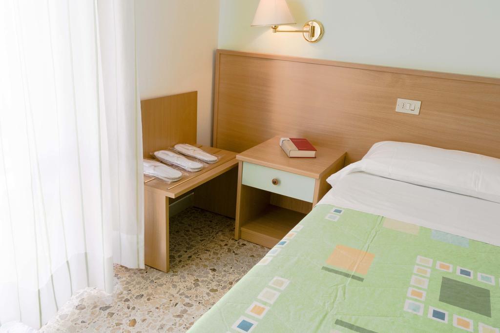 Hotel Madison San Benedetto del Tronto Exterior photo