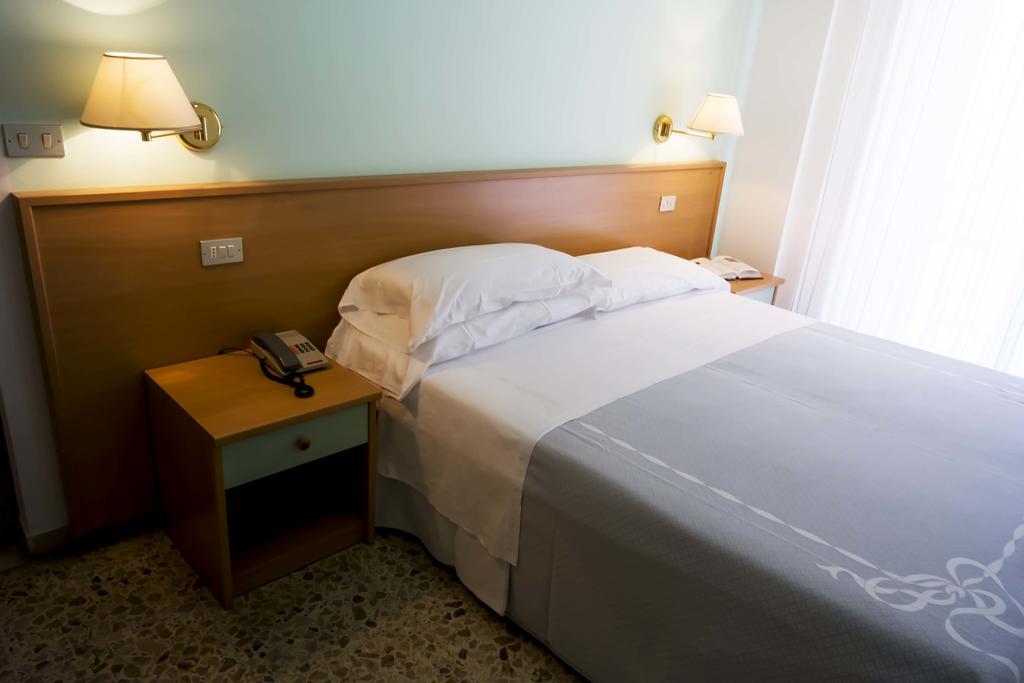 Hotel Madison San Benedetto del Tronto Exterior photo